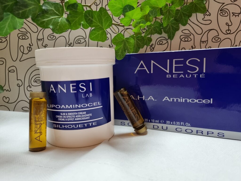 Masaj anticelulitic cu crema și fiolele Anesi Lab Beauté